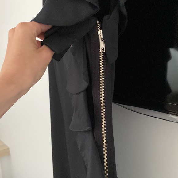 Silky Black ruffled dress size 0 - Picture 3 of 3